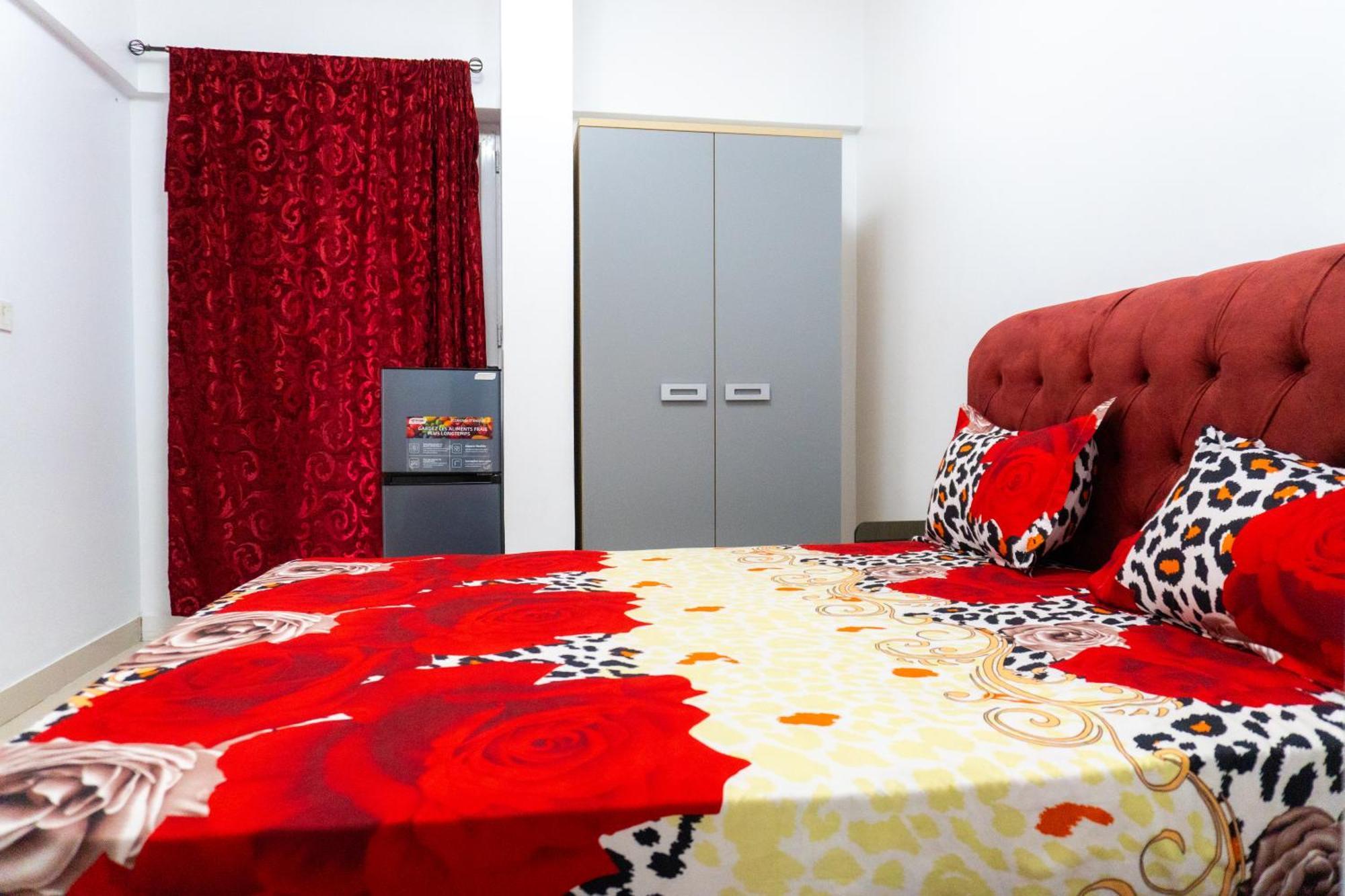 Chambres Meublees Avenue Cheikh Anta Diop Dakar Exterior foto